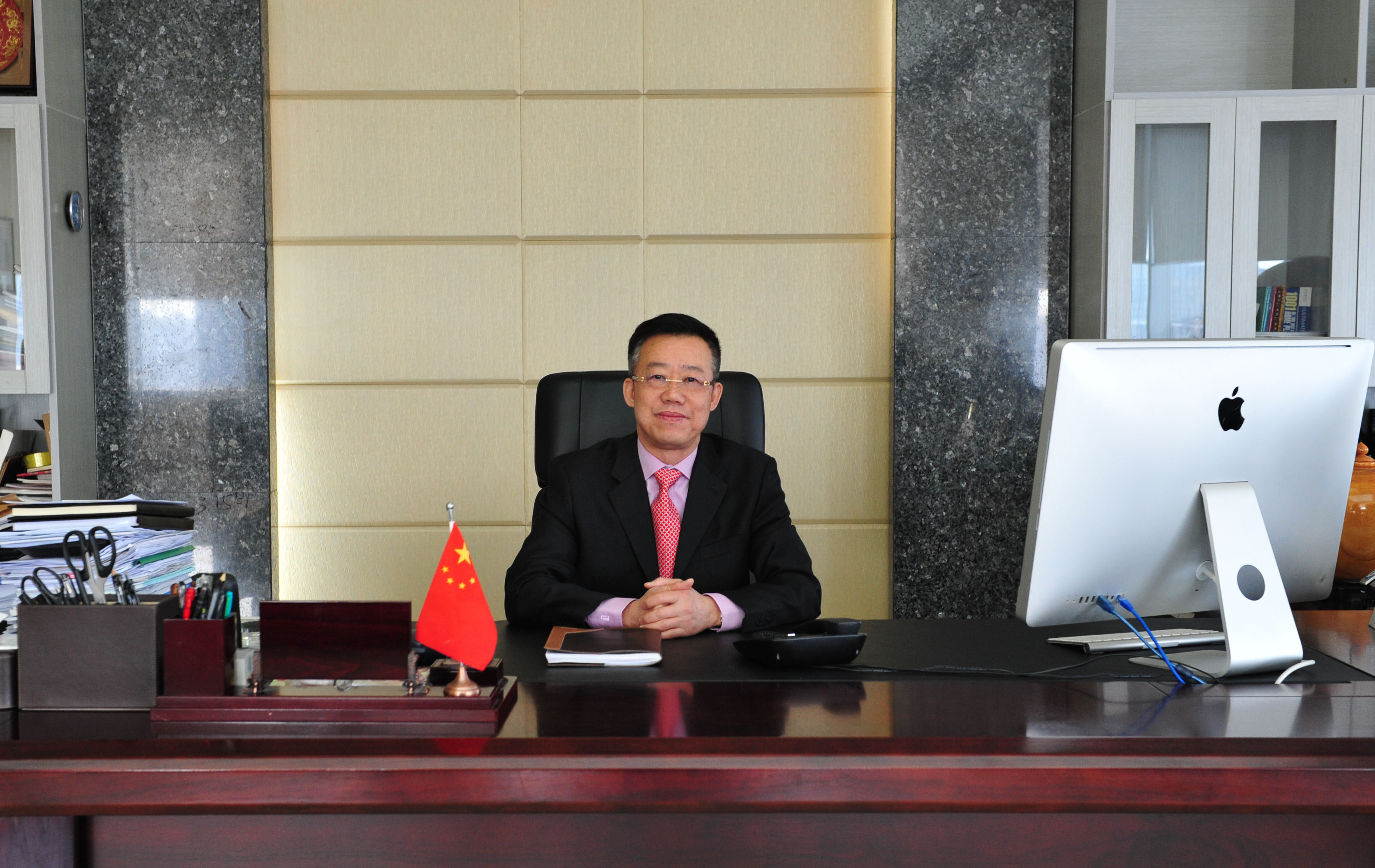 金葉集團董事局主席、總裁袁漢源先生發(fā)表新年祝詞