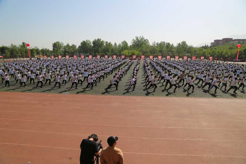 獻(xiàn)禮20年校慶！明德學(xué)院舉辦第十七屆體育文化節(jié)