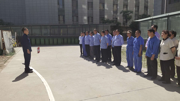 開展消防應(yīng)急演練 樹立全員防范意識 開展消防應(yīng)急演練 樹立全員防范意識