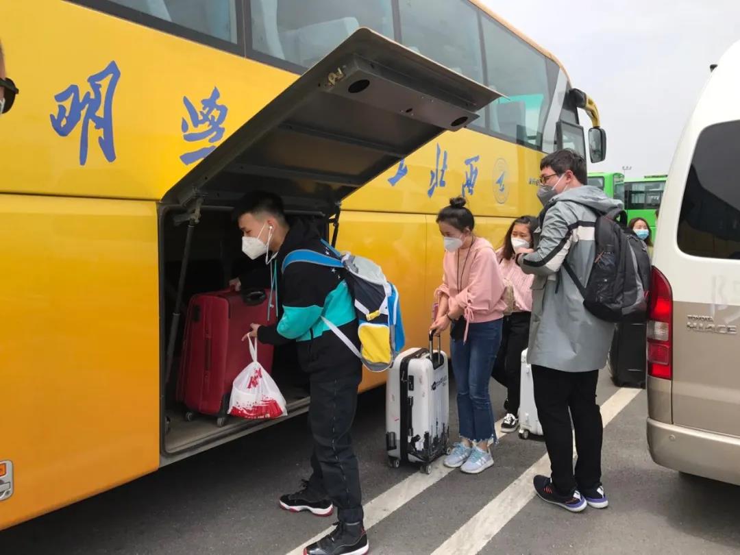 返校第一天 | 初夏的校園 終于等到你！