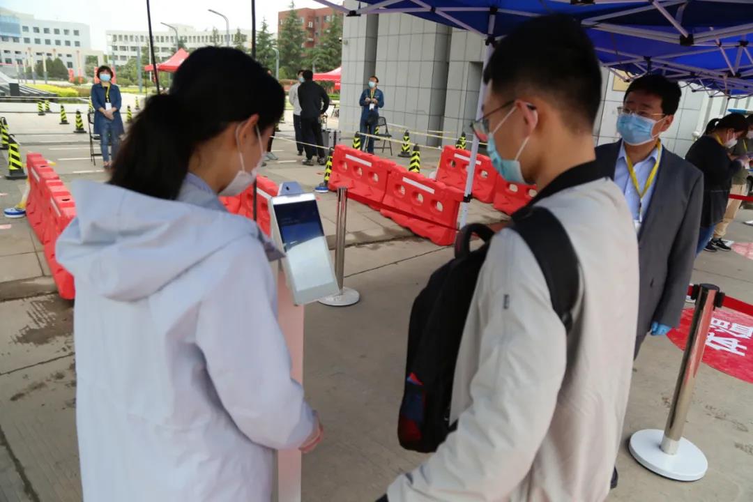 返校第一天 | 初夏的校園 終于等到你！