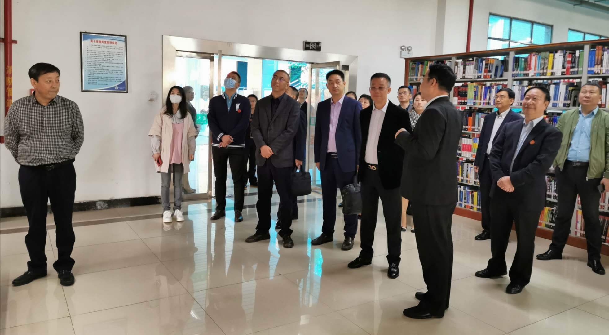 懷若渴知欲去求索，載累累碩果歸己用 ——集團(tuán)董事局主席袁漢源帶隊(duì)考察優(yōu)秀兄弟院校