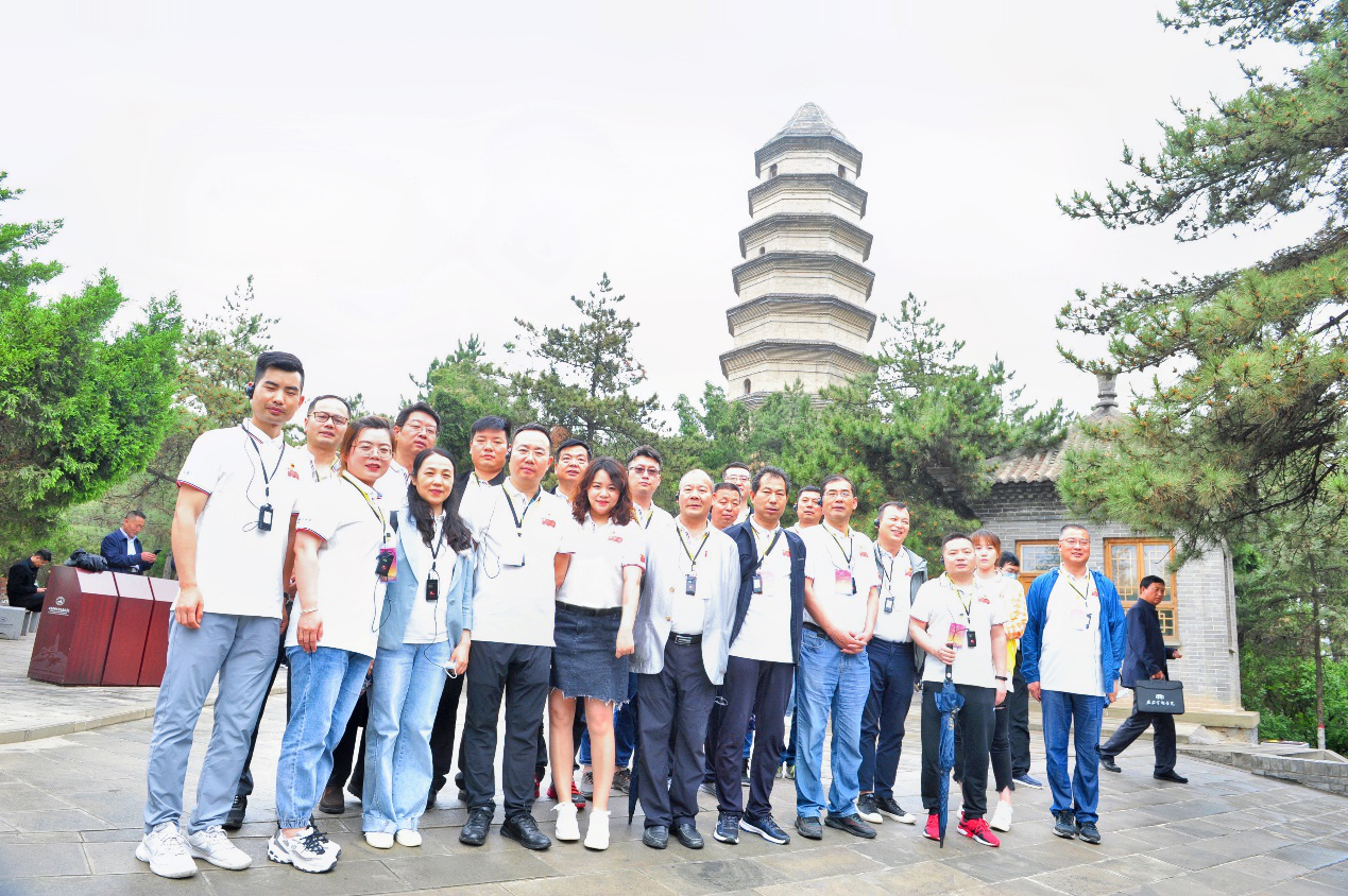 學(xué)黨史 銘初心 同心同德同筑中國(guó)夢(mèng) 愛(ài)于心 踐于行 圖強(qiáng)圖富圖繪金葉志——陜西金葉科教集團(tuán)黨委獻(xiàn)禮建黨100周年培訓(xùn)活動(dòng)紀(jì)事 學(xué)黨史 銘初心 同心同德同筑中國(guó)夢(mèng) 愛(ài)于心 踐于行 圖強(qiáng)圖富圖繪金葉志——陜西金葉科教集團(tuán)黨委獻(xiàn)禮建黨100周年培訓(xùn)活動(dòng)紀(jì)事