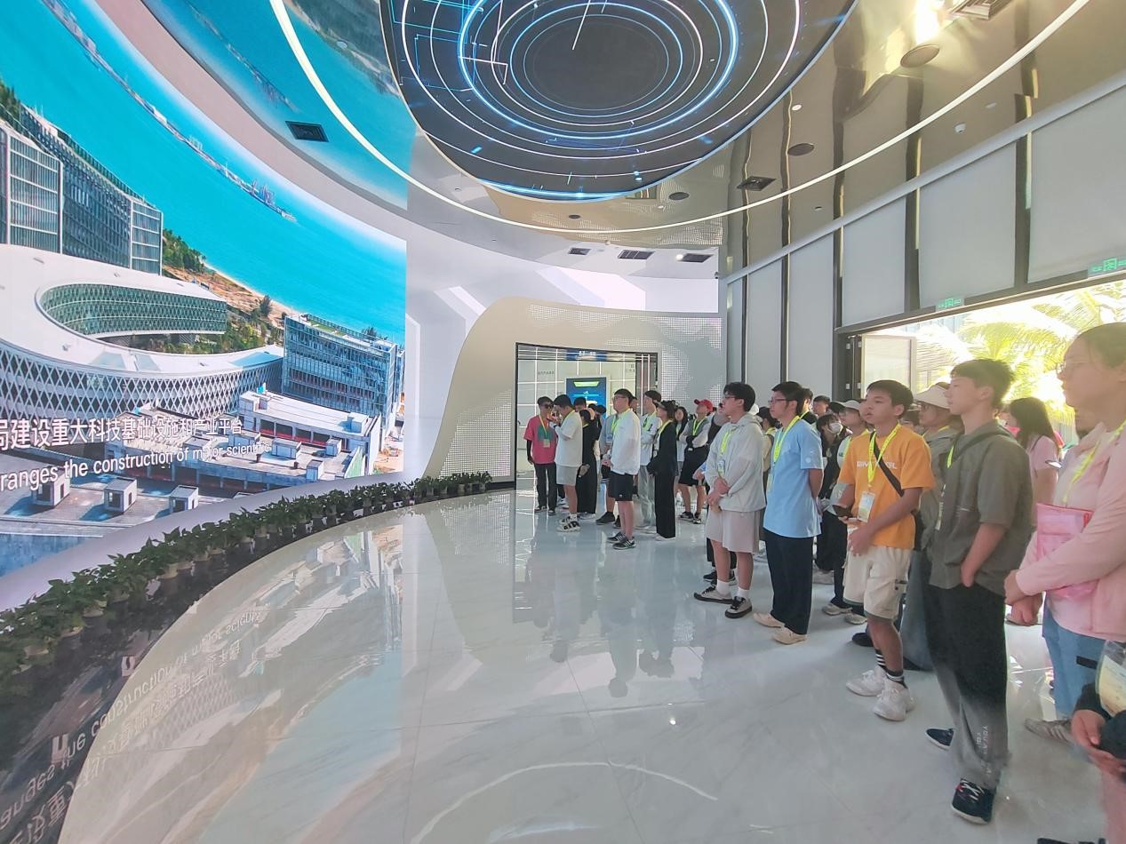 赤膽忠心強(qiáng)教育 同心共筑中國(guó)夢(mèng) 赤膽忠心強(qiáng)教育 同心共筑中國(guó)夢(mèng)