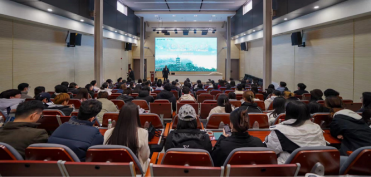 陜文投原董事長(zhǎng)王勇等領(lǐng)導(dǎo)嘉賓一行考察西安明德理工學(xué)院，并出席瀛湖采風(fēng)總結(jié)會(huì)