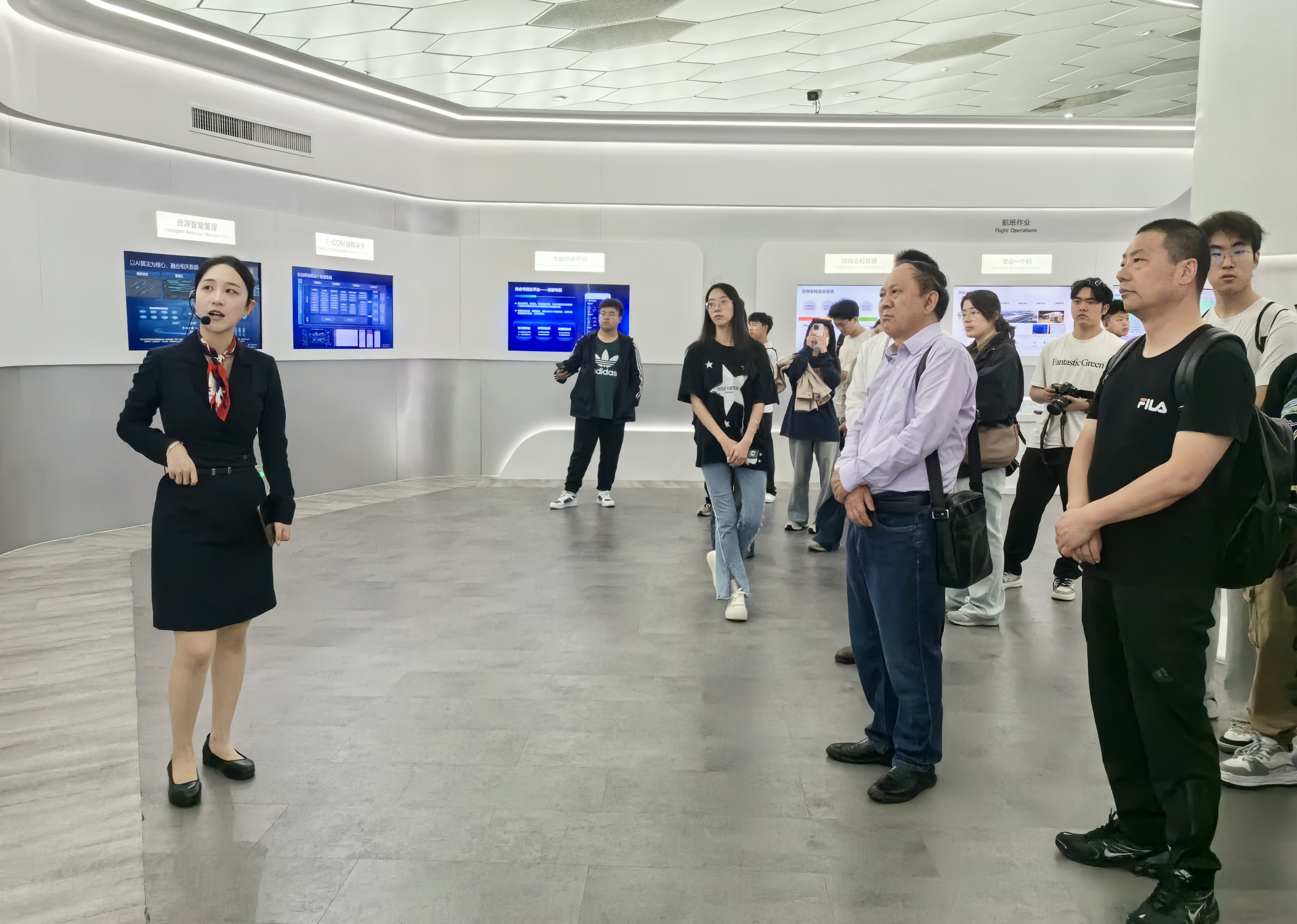 燃情五月 活出夢想——明德師生赴港參加2024青年夢想家交流營活動