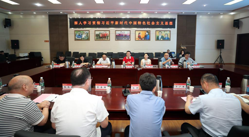 與中國(guó)民辦高校先行者同行 共赴教育高質(zhì)量發(fā)展新未來——集團(tuán)董事局主席、總裁袁漢源先生率團(tuán)赴黃河科技學(xué)院考察交流