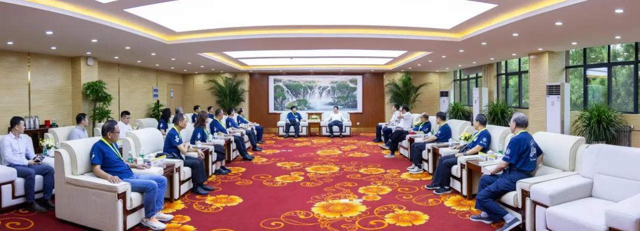 “愛我中華”青年大匯聚火車團(tuán)歷史文化探索之旅抵陜 省政協(xié)副主席楊冠軍在明德學(xué)院會(huì)見成員代表 “愛我中華”青年大匯聚火車團(tuán)歷史文化探索之旅抵陜 省政協(xié)副主席楊冠軍在明德學(xué)院會(huì)見成員代表