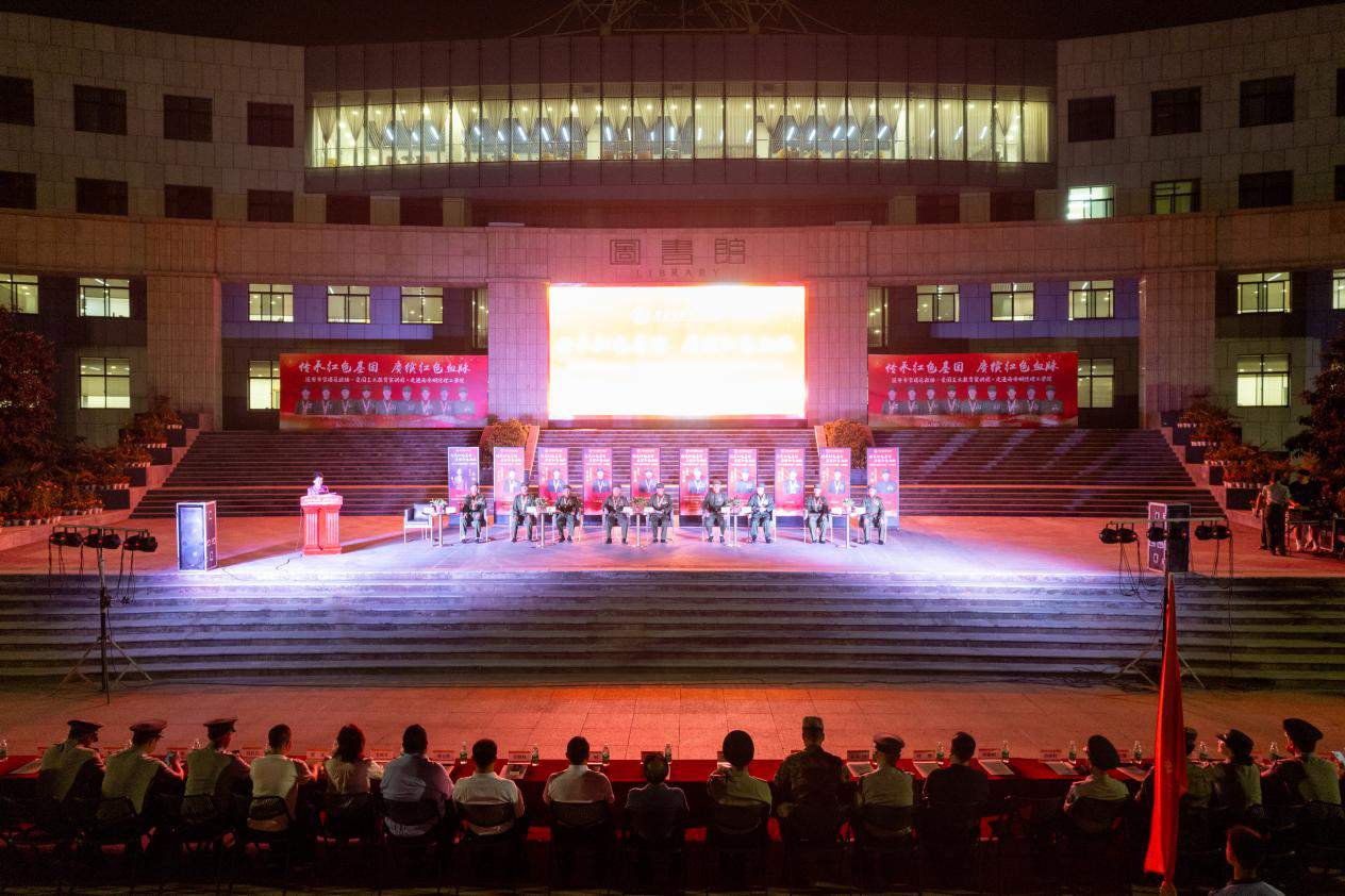 西安明德理工學(xué)院軍訓(xùn)特輯 英模老兵親臨現(xiàn)場宣講 軍事機(jī)構(gòu)領(lǐng)導(dǎo)來校督察 西安明德理工學(xué)院軍訓(xùn)特輯 英模老兵親臨現(xiàn)場宣講 軍事機(jī)構(gòu)領(lǐng)導(dǎo)來校督察