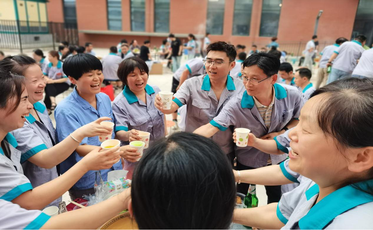 新廠新貌新氣象 共赴發(fā)展新篇章 瑞豐科技集團陜西煙印公司完成鄠邑新廠區(qū)搬遷工作 新廠新貌新氣象 共赴發(fā)展新篇章 瑞豐科技集團陜西煙印公司完成鄠邑新廠區(qū)搬遷工作