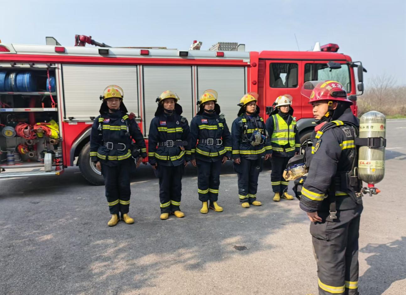 多項措施有效并舉 用實際行動切實筑牢企業(yè)安全生產(chǎn)防線 金葉科教集團(tuán)深入開展2024年安全管理專項行動之煙配產(chǎn)業(yè)篇 多項措施有效并舉 用實際行動切實筑牢企業(yè)安全生產(chǎn)防線 金葉科教集團(tuán)深入開展2024年安全管理專項行動之煙配產(chǎn)業(yè)篇