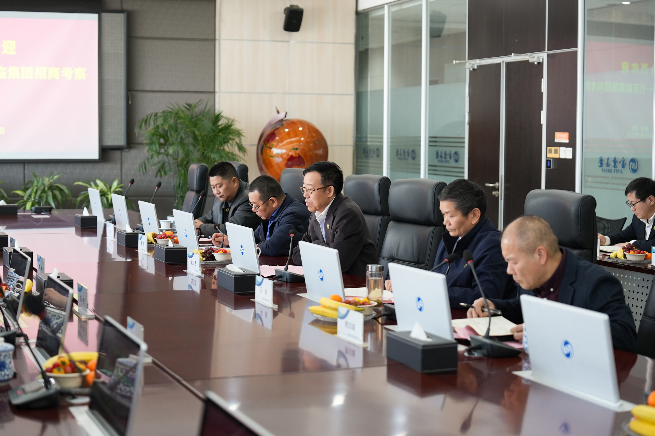 政企同心擘畫(huà)新藍(lán)圖 金葉科教勇?lián)l(fā)展使命 金葉科教集團(tuán)與當(dāng)陽(yáng)市深化交流推進(jìn)高質(zhì)量發(fā)展