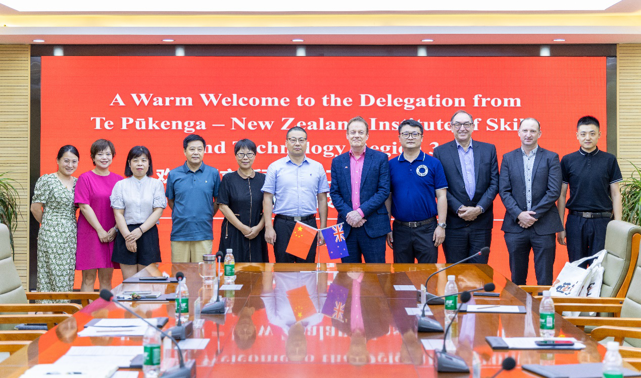 校內(nèi)交流話國際合作 校外研修強教師隊伍 明德學(xué)院扎實推進教育事業(yè)高質(zhì)量發(fā)展