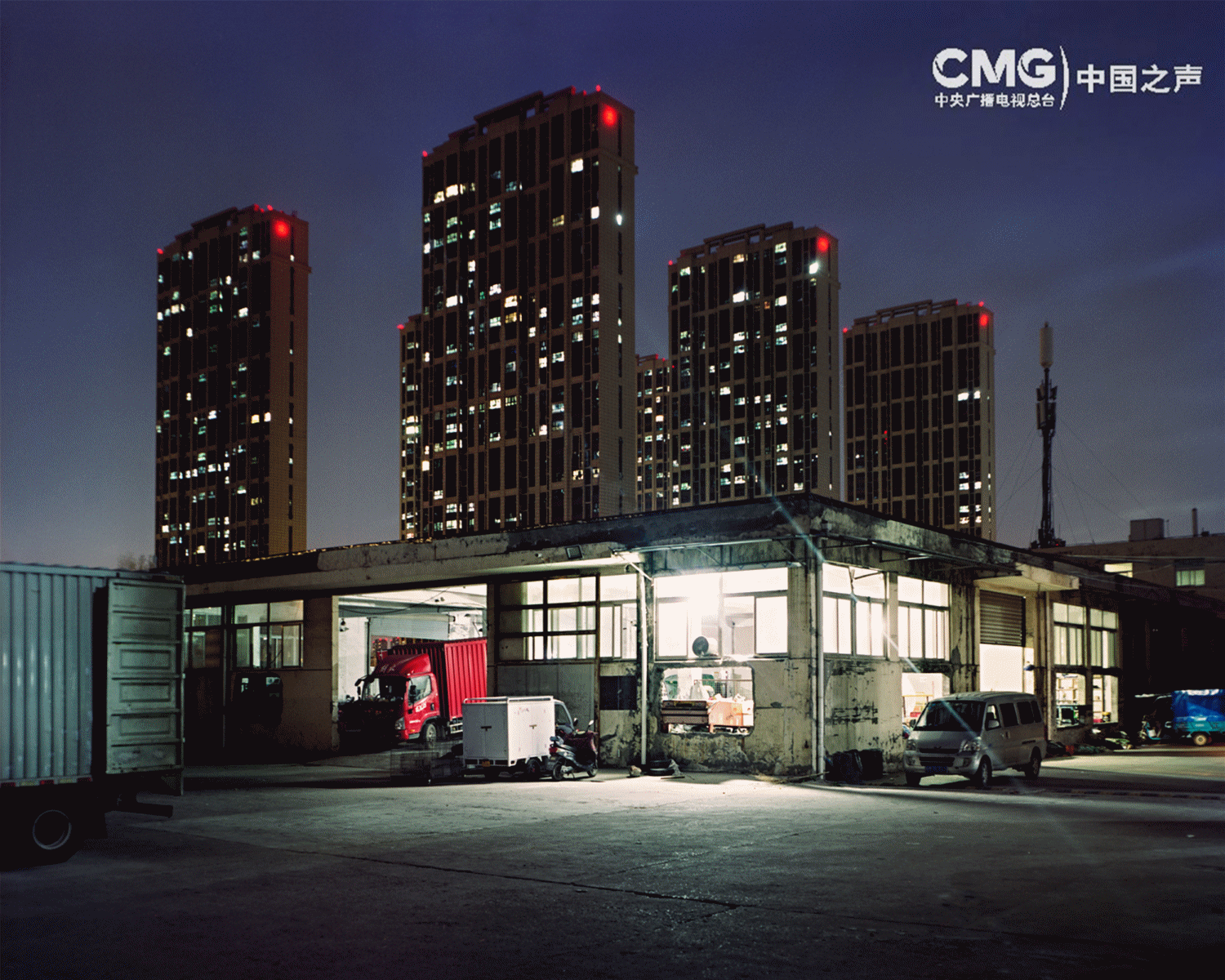 金葉匠心鐫刻國(guó)際坐標(biāo) 明德新聲激蕩時(shí)代潮音——西安明德理工學(xué)院頻獲殊榮顯華章 金葉匠心鐫刻國(guó)際坐標(biāo) 明德新聲激蕩時(shí)代潮音——西安明德理工學(xué)院頻獲殊榮顯華章