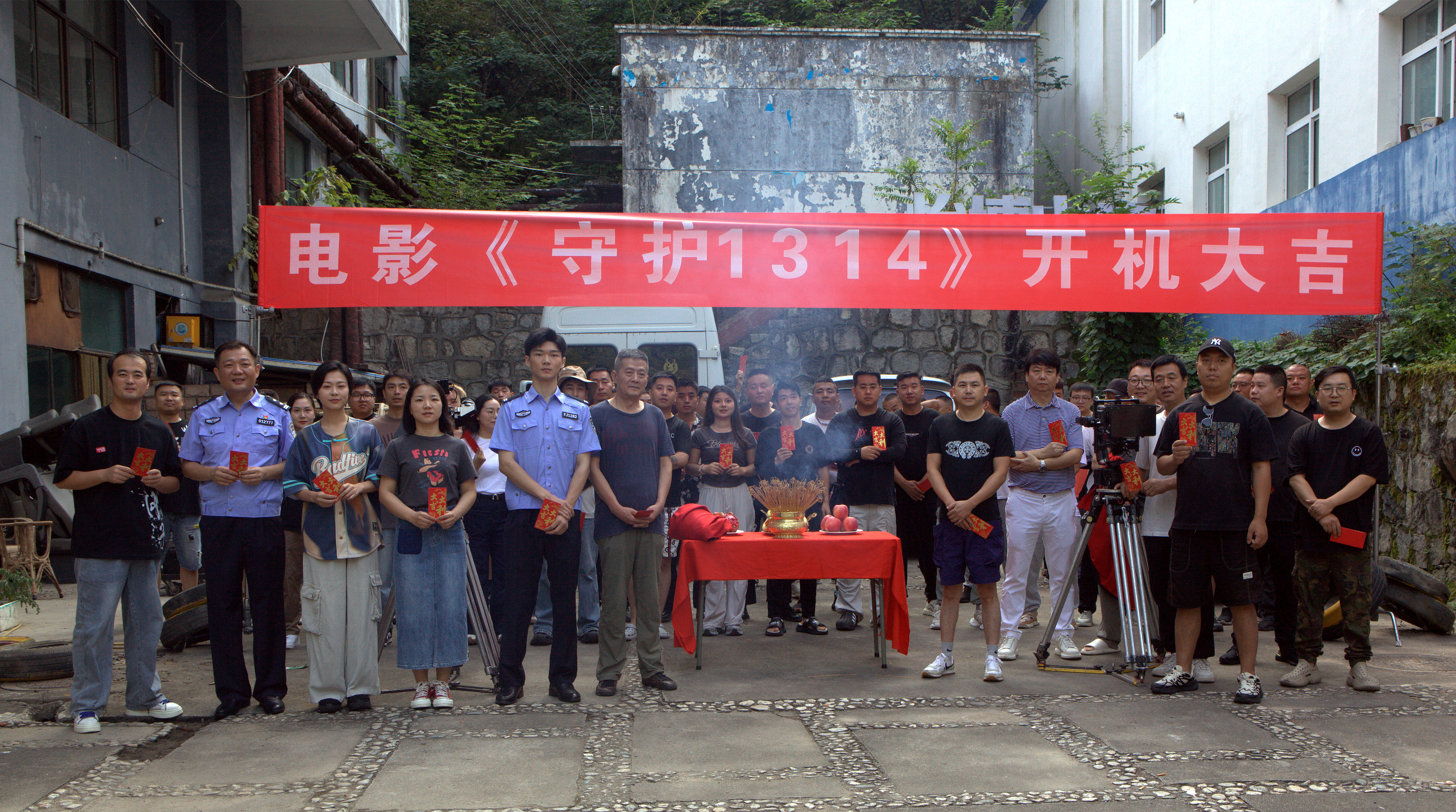 金葉匠心鐫刻國(guó)際坐標(biāo) 明德新聲激蕩時(shí)代潮音——西安明德理工學(xué)院頻獲殊榮顯華章